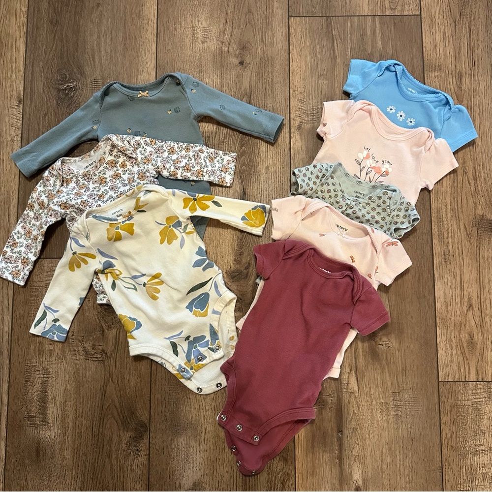Bundle of 8 carters baby girl onesie 3months